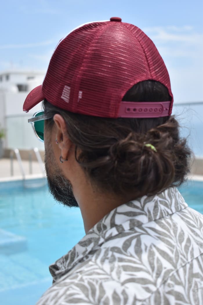 Gorra o cachucha en malla vinotinto vintage