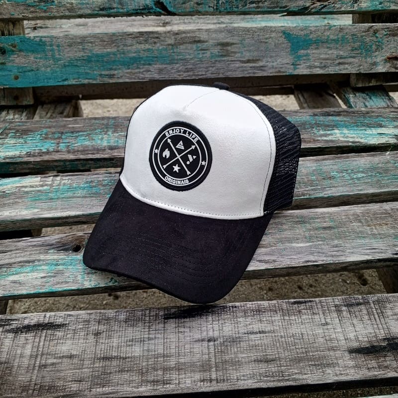 Gorra en malla negra enjoy life