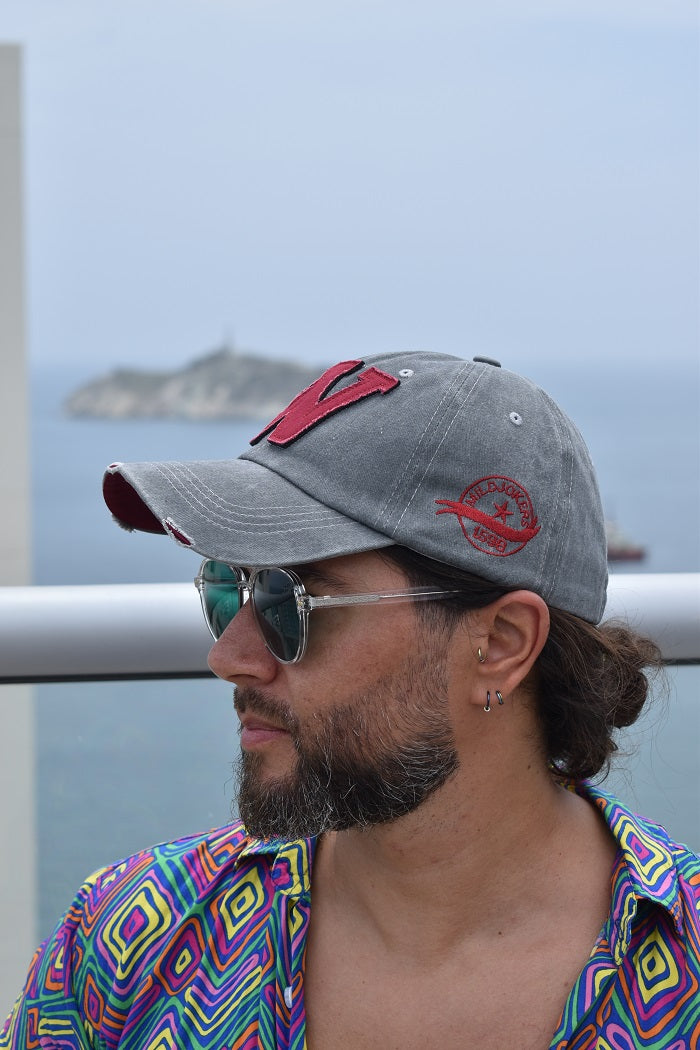 Gorra o cachucha para hombre en Colombia gris ajustable