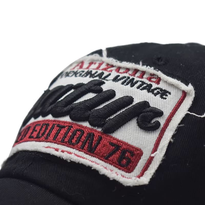 Gorra Cachucha Featur - Negro con diseño vintage, ideal para un look clásico y moderno.